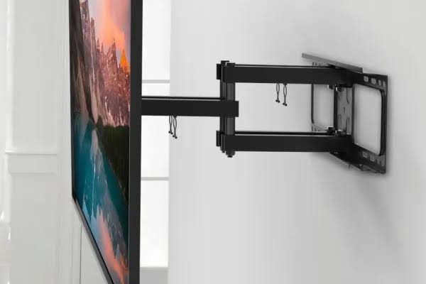 TV mounting by H&R Tech Guys in Glendale