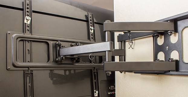 TV mounting by H&R Tech Guys in Glendale